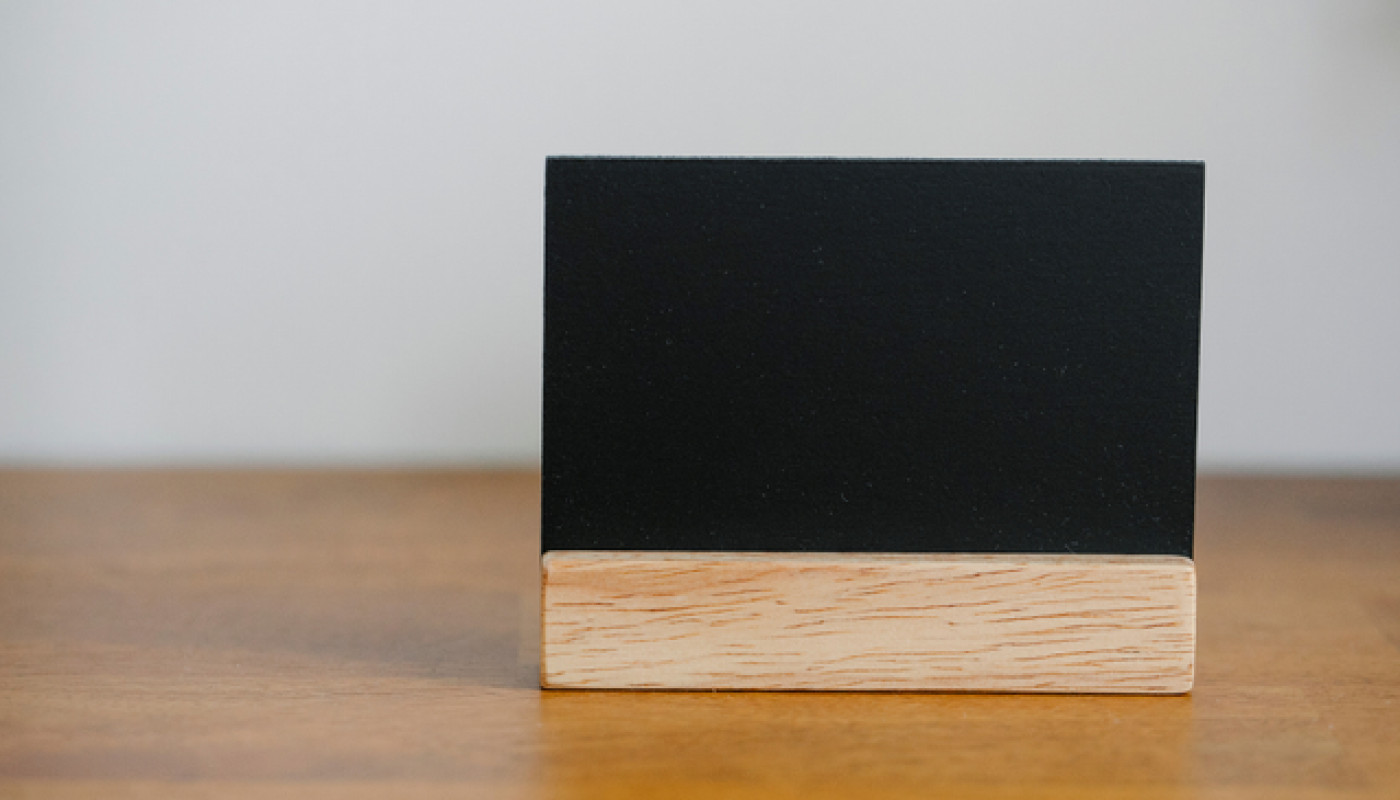 Marketing - Les atouts d'une carte de visite en bois pour votre business